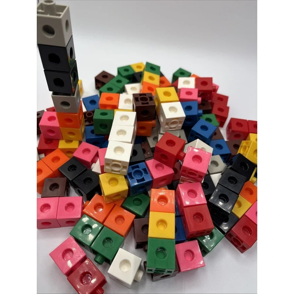 150 + Piece Lot Lego Linking Cubes Pre-owned‎